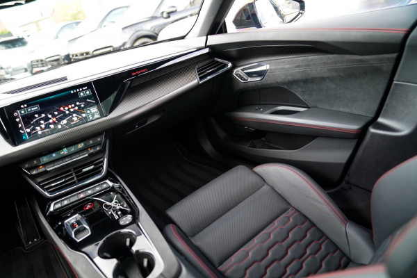 Audi e-tron GT RS 93 kWh | Carbon | B&O 3D | Massage | SOH 91% | HUD | BTW | ACC | 360cam | Stoelkoeling | DriveSelect | Sunroof |