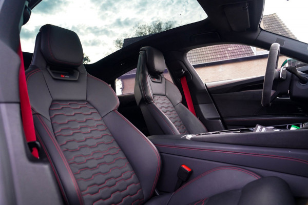Audi e-tron GT RS 93 kWh | Carbon | B&O 3D | Massage | SOH 91% | HUD | BTW | ACC | 360cam | Stoelkoeling | DriveSelect | Sunroof |