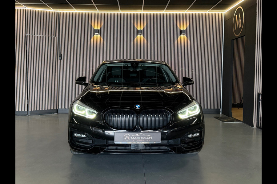 BMW 1-serie 118i Executive Edition |Digtale Dash|Automaat|Apple Carplay|Keyless|Camera