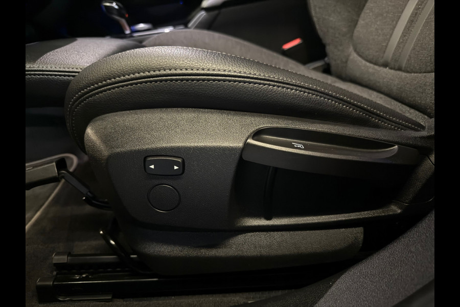 BMW 1-serie 118i Executive Edition |Digtale Dash|Automaat|Apple Carplay|Keyless|Camera
