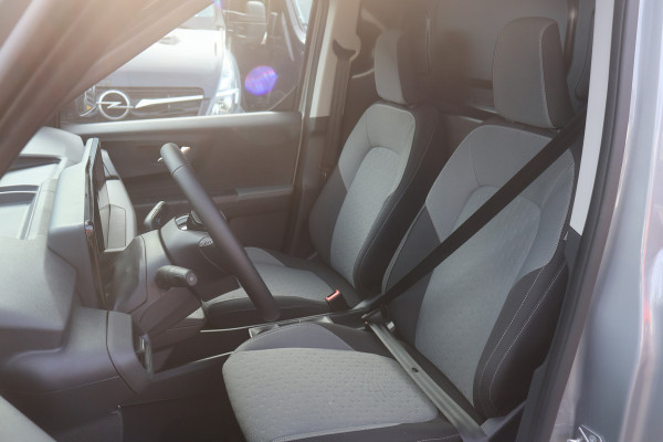 Ford E-Transit Courier Limited 44 kWh Airco