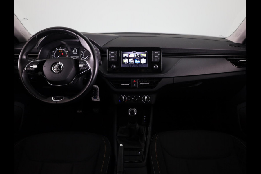 Škoda Kamiq 1.0 TSI Ambition 110 pk | Navigatie via App | Trekhaak (wegklapbaar) | Parkeersensoren achter | Cruise control | LED koplampen |