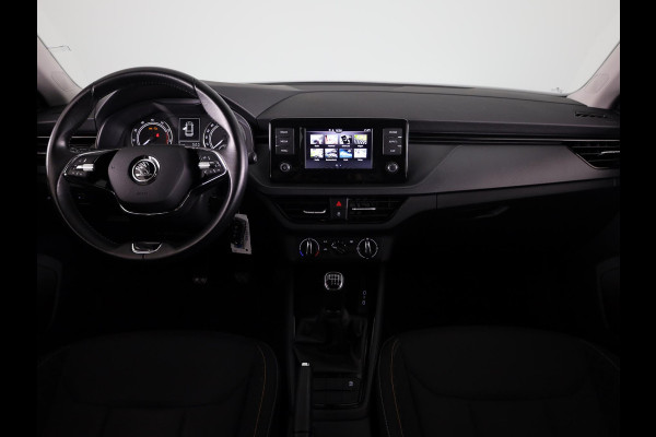 Škoda Kamiq 1.0 TSI Ambition 110 pk | Navigatie via App | Trekhaak (wegklapbaar) | Parkeersensoren achter | Cruise control | LED koplampen |