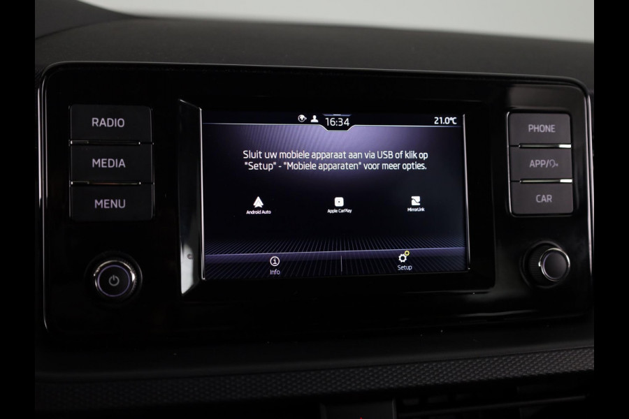 Škoda Kamiq 1.0 TSI Ambition 110 pk | Navigatie via App | Trekhaak (wegklapbaar) | Parkeersensoren achter | Cruise control | LED koplampen |