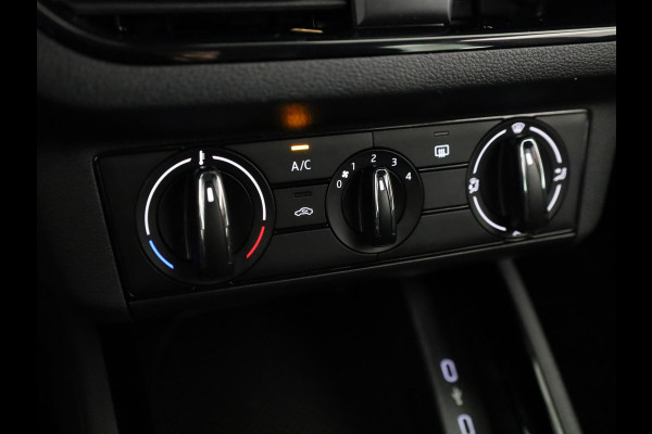 Škoda Kamiq 1.0 TSI Ambition 110 pk | Navigatie via App | Trekhaak (wegklapbaar) | Parkeersensoren achter | Cruise control | LED koplampen |