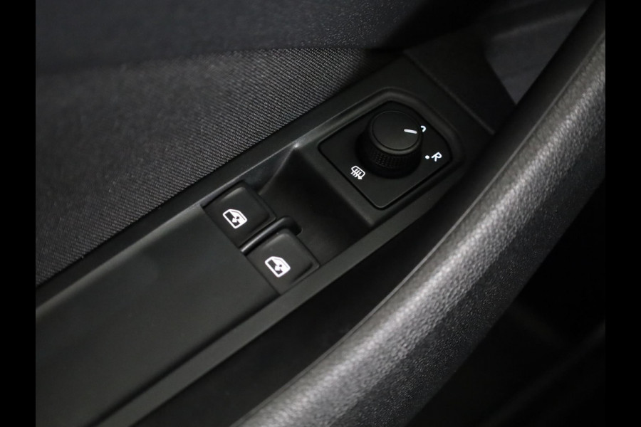 Škoda Kamiq 1.0 TSI Ambition 110 pk | Navigatie via App | Trekhaak (wegklapbaar) | Parkeersensoren achter | Cruise control | LED koplampen |