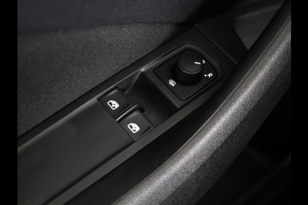 Škoda Kamiq 1.0 TSI Ambition 110 pk | Navigatie via App | Trekhaak (wegklapbaar) | Parkeersensoren achter | Cruise control | LED koplampen |