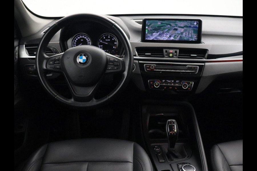 BMW X1 SDRIVE 18D AUT. + PANORAMA | HARMAN/KARDON | LEDER | STOELVERWARMING