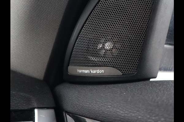 BMW X1 SDRIVE 18D AUT. + PANORAMA | HARMAN/KARDON | LEDER | STOELVERWARMING