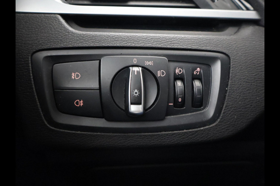 BMW X1 SDRIVE 18D AUT. + PANORAMA | HARMAN/KARDON | LEDER | STOELVERWARMING