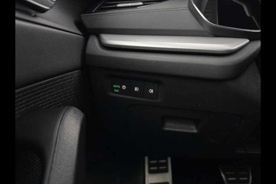 Škoda Octavia 1.0 e-TSI Sport Business (INCL.BTW) Aut. *FULL-LED | DIGI-COCKPIT | SPORT-SEATS | NAVI-FULLMAP | SHIFT-PADDLES | PRIVACY-GLASS | DAB+ | ECC | PDC | CRUISE | 16''ALU | TOWBAR*