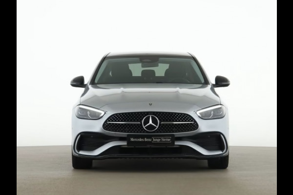 Mercedes-Benz C-Klasse 300e AMG ** HIGH LED, MBUX+, PANORAMA, NIGHT, MEMORY, KEYLESS ** Ex MB-AG, € 26.700,= onder NP ** ** INFORMEER OOK NAAR ONZE AANTREKKELIJKE FINANCIAL-LEASE TARIEVEN **