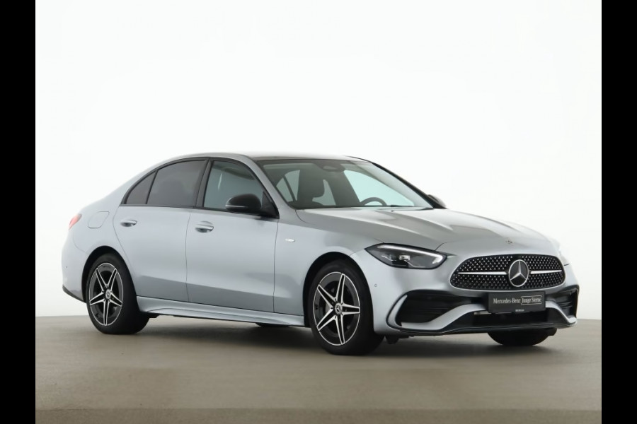 Mercedes-Benz C-Klasse 300e AMG ** HIGH LED, MBUX+, PANORAMA, NIGHT, MEMORY, KEYLESS ** Ex MB-AG, € 26.700,= onder NP ** ** INFORMEER OOK NAAR ONZE AANTREKKELIJKE FINANCIAL-LEASE TARIEVEN **