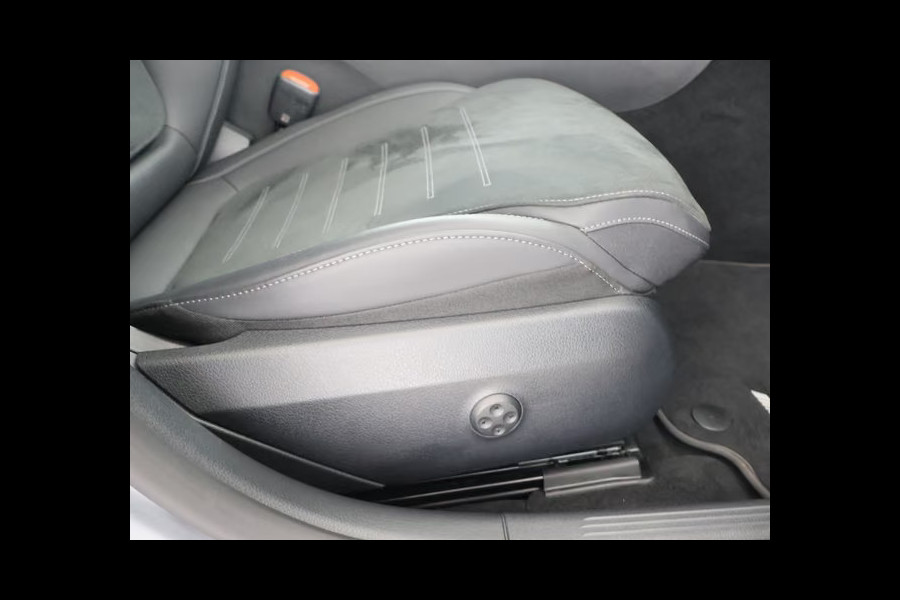Mercedes-Benz C-Klasse 300e AMG ** HIGH LED, MBUX+, PANORAMA, NIGHT, MEMORY, KEYLESS ** Ex MB-AG, € 26.700,= onder NP ** ** INFORMEER OOK NAAR ONZE AANTREKKELIJKE FINANCIAL-LEASE TARIEVEN **
