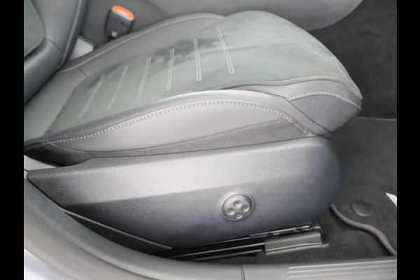Mercedes-Benz C-Klasse 300e AMG ** HIGH LED, MBUX+, PANORAMA, NIGHT, MEMORY, KEYLESS ** Ex MB-AG, € 26.700,= onder NP ** ** INFORMEER OOK NAAR ONZE AANTREKKELIJKE FINANCIAL-LEASE TARIEVEN **