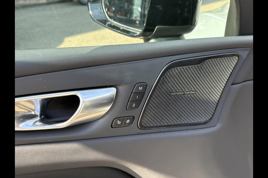 Volvo XC60 2.0 T6 Plug-in hybrid AWD Plus Dark HEAD-UP DISPLAY | 2026!| HARMAN KARDON| PANO| MEMORY STOELEN| PILOT ASSIST| 360 CAMERA|
