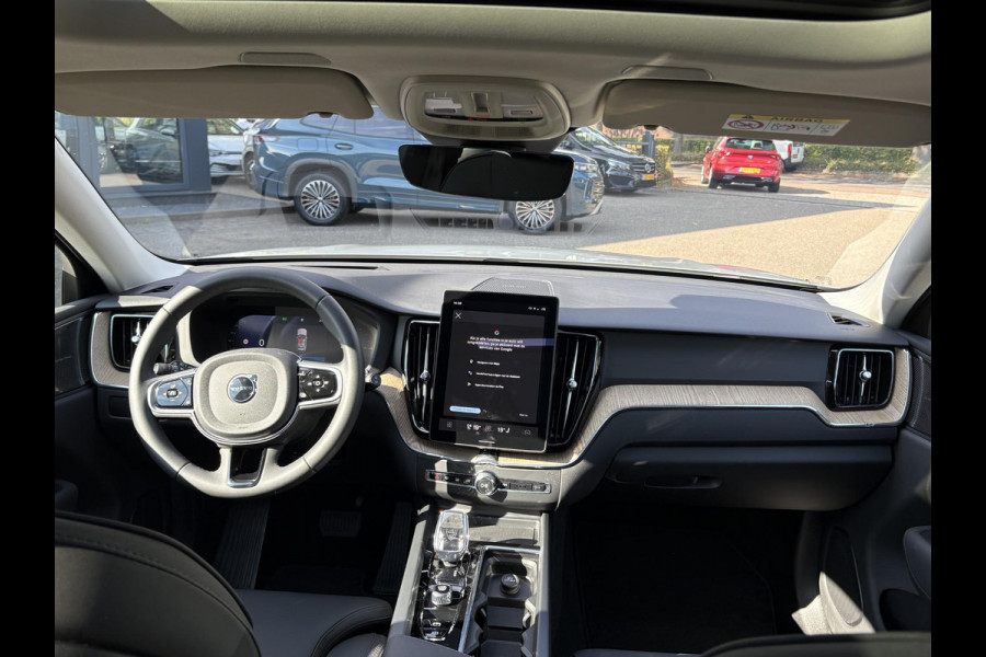 Volvo XC60 2.0 T6 Plug-in hybrid AWD Plus Dark HEAD-UP DISPLAY | 2026!| HARMAN KARDON| PANO| MEMORY STOELEN| PILOT ASSIST| 360 CAMERA|