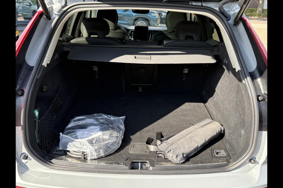 Volvo XC60 2.0 T6 Plug-in hybrid AWD Plus Dark HEAD-UP DISPLAY | 2026!| HARMAN KARDON| PANO| MEMORY STOELEN| PILOT ASSIST| 360 CAMERA|