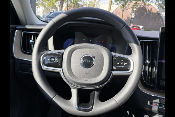Volvo XC60 2.0 T6 Plug-in hybrid AWD Plus Dark HEAD-UP DISPLAY | 2026!| HARMAN KARDON| PANO| MEMORY STOELEN| PILOT ASSIST| 360 CAMERA|