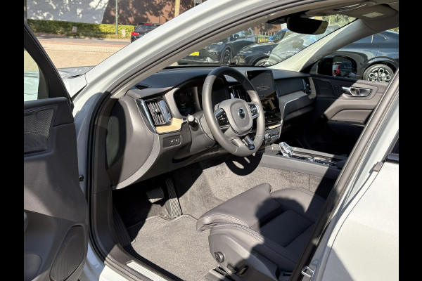 Volvo XC60 2.0 T6 Plug-in hybrid AWD Plus Dark HEAD-UP DISPLAY | 2026!| HARMAN KARDON| PANO| MEMORY STOELEN| PILOT ASSIST| 360 CAMERA|