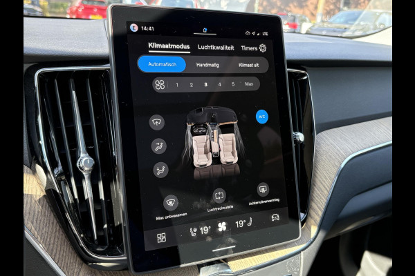 Volvo XC60 2.0 T6 Plug-in hybrid AWD Plus Dark HEAD-UP DISPLAY | 2026!| HARMAN KARDON| PANO| MEMORY STOELEN| PILOT ASSIST| 360 CAMERA|