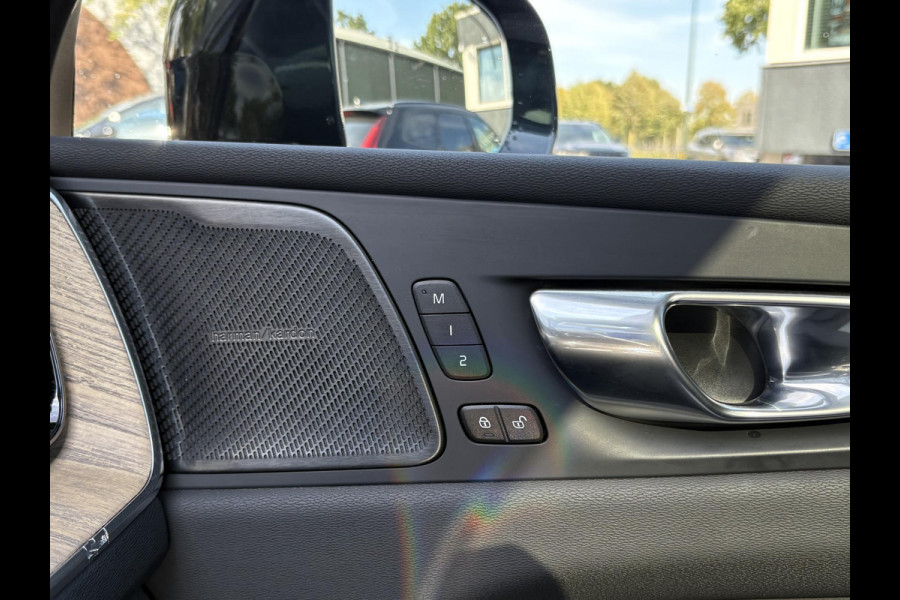 Volvo XC60 2.0 T6 Plug-in hybrid AWD Plus Dark HEAD-UP DISPLAY | 2026!| HARMAN KARDON| PANO| MEMORY STOELEN| PILOT ASSIST| 360 CAMERA|
