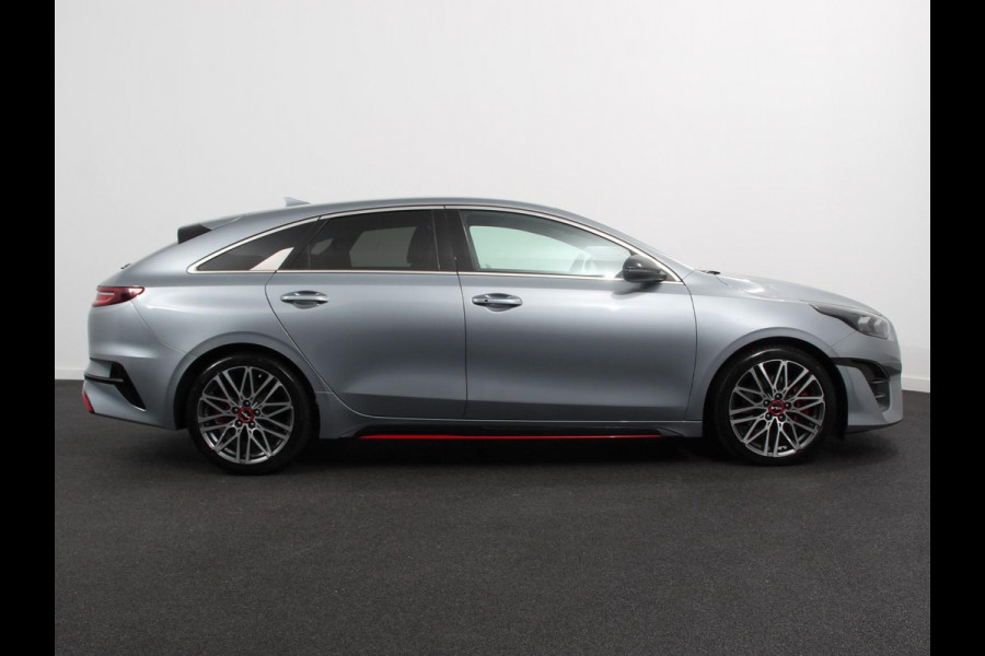 Kia ProCeed 1.6 T-GDi 204pk! Automaat GT Navigatie Apple CarPlay /  Android Auto Camera Adaptieve Cruise Control Stoelverwarming Keyless Entery DAB Parkeersensoren