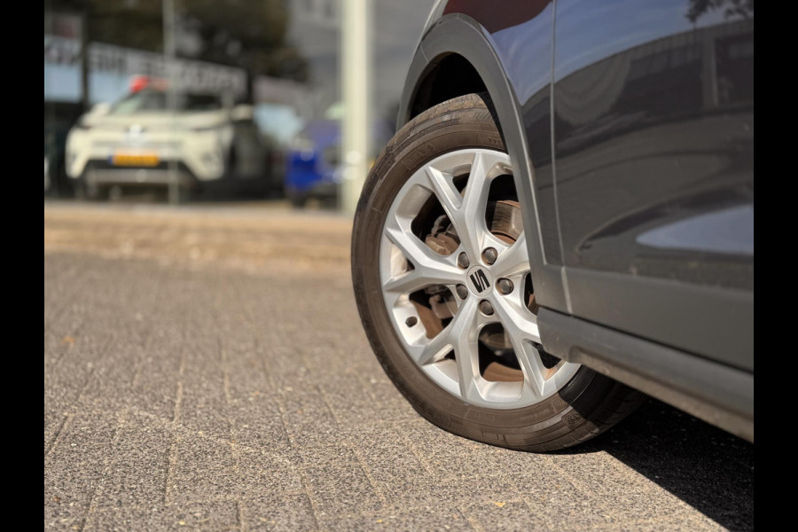 Seat Arona 1.5 TSI EVO FR Business Intense Plus | Trekhaak | Stoelverwarming | LM 17 inch | Full Led | Camera |