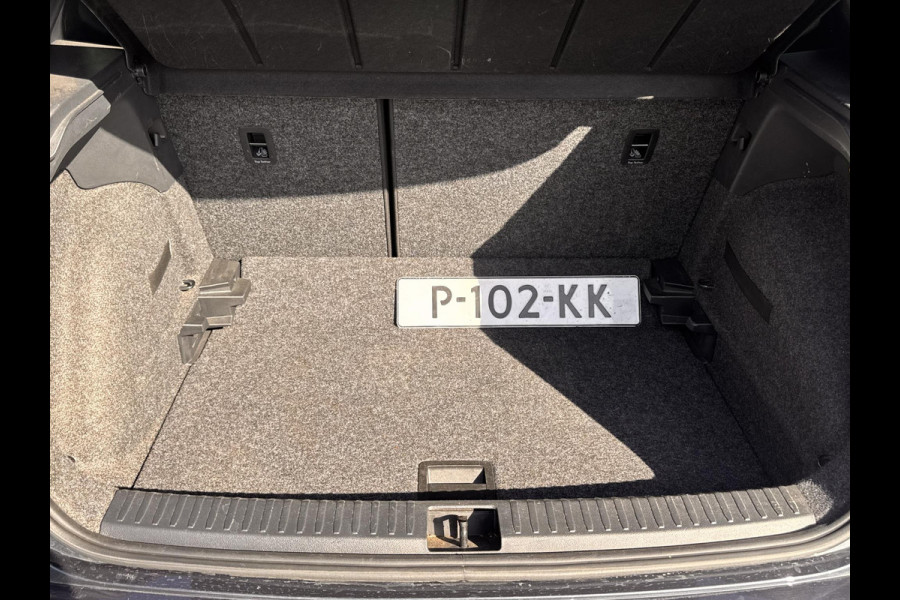 Seat Arona 1.5 TSI EVO FR Business Intense Plus | Trekhaak | Stoelverwarming | LM 17 inch | Full Led | Camera |