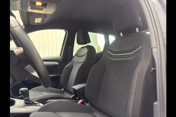 Seat Arona 1.5 TSI EVO FR Business Intense Plus | Trekhaak | Stoelverwarming | LM 17 inch | Full Led | Camera |