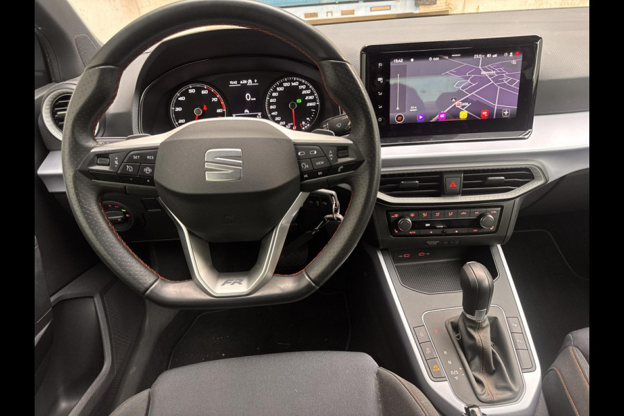 Seat Arona 1.5 TSI EVO FR Business Intense Plus | Trekhaak | Stoelverwarming | LM 17 inch | Full Led | Camera |