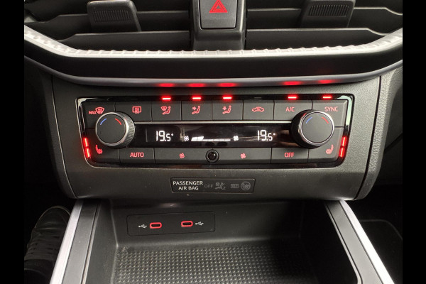 Seat Arona 1.5 TSI EVO FR Business Intense Plus | Trekhaak | Stoelverwarming | LM 17 inch | Full Led | Camera |