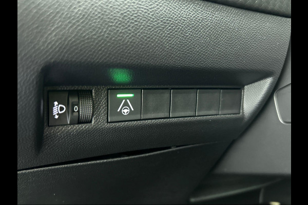 Peugeot 2008 1.2 PureTech 130pk Automaat Allure Navigatie Apple Carplay/Android Auto 360 camera Parkeersensoren Blind Spot Assist Adaptive Cruise Control Stoelverwarming