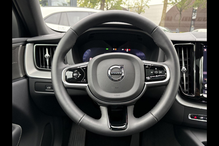 Volvo XC60 2.0 T8 Plug-in hybrid AWD Plus Black Edition VAN €52.900,- VOOR €49.877,- |  HARMAN KARDON| 360 CAMERA| PANO| MEMORY STOELEN| ACHTERBANK VERWARMD|