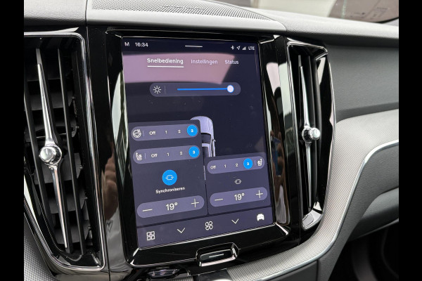 Volvo XC60 2.0 T8 Plug-in hybrid AWD Plus Black Edition VAN €52.900,- VOOR €49.877,- |  HARMAN KARDON| 360 CAMERA| PANO| MEMORY STOELEN| ACHTERBANK VERWARMD|