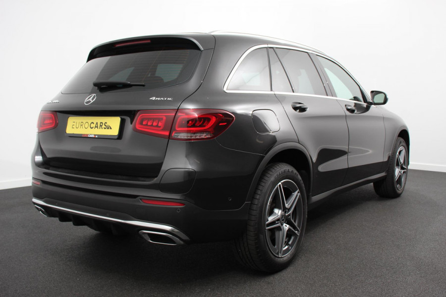 Mercedes-Benz GLC 300e 4MATIC AMG PHEV Navigatie Half leder Sportstoelen Camera Dab Led Elektrisch bedienbare achterklep 19"Lichtmetalen Velgen Extra getint glas