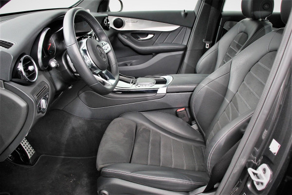 Mercedes-Benz GLC 300e 4MATIC AMG PHEV Navigatie Half leder Sportstoelen Camera Dab Led Elektrisch bedienbare achterklep 19"Lichtmetalen Velgen Extra getint glas