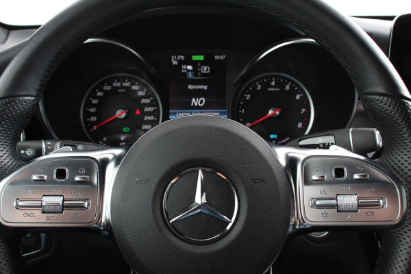 Mercedes-Benz GLC 300e 4MATIC AMG PHEV Navigatie Half leder Sportstoelen Camera Dab Led Elektrisch bedienbare achterklep 19"Lichtmetalen Velgen Extra getint glas