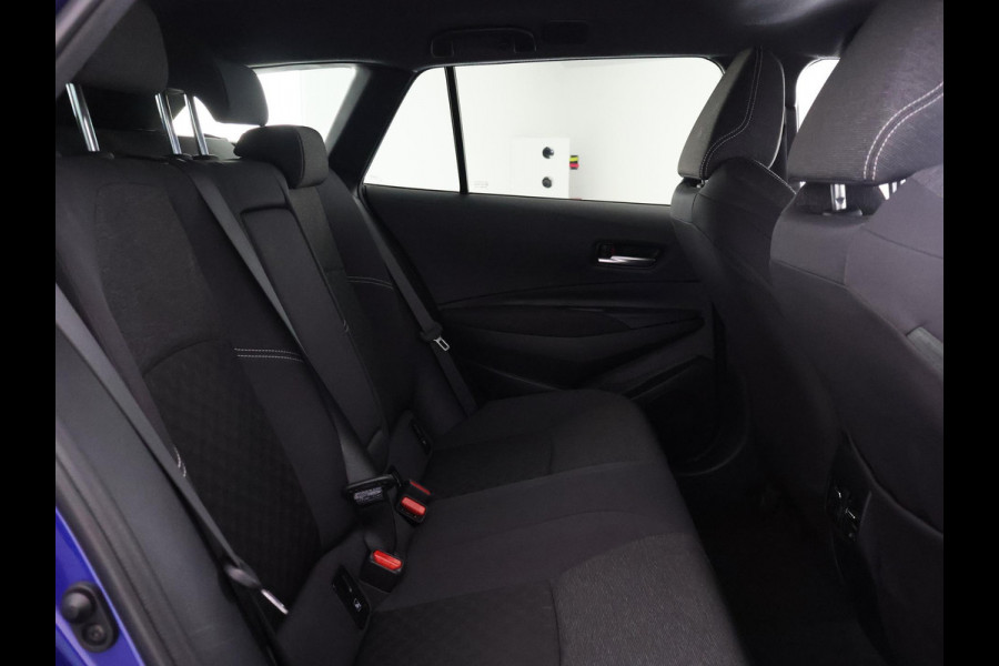 Toyota Corolla Touring Sports 1.8 Hybrid Business Luxury | Stoelverwarming | Parkeersensoren | Draadloze telefoon lader | Privacy Glass |