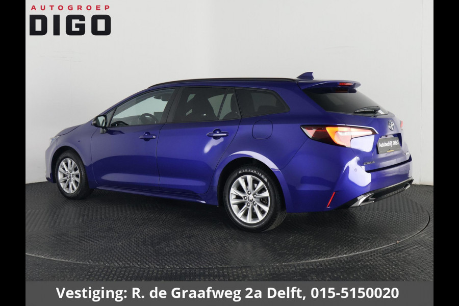 Toyota Corolla Touring Sports 1.8 Hybrid Business Luxury | Stoelverwarming | Parkeersensoren | Draadloze telefoon lader | Privacy Glass |