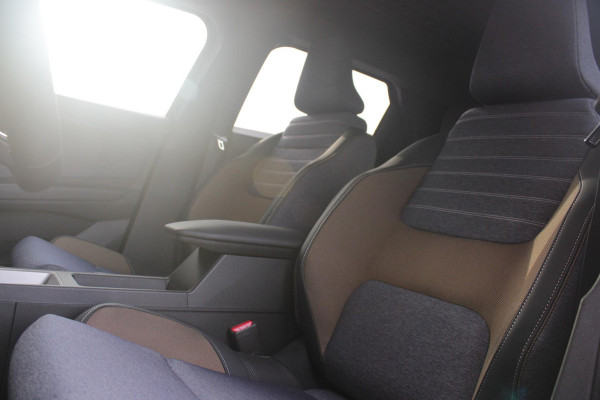 Renault 5 COMFORT RANGE TECHNO 150PK 52 kWh *NIEUWE AUTO!* | PACK WINTER TECHNO: (ELEKTRISCH VERWARMBARE VOORSTOELEN, ELEKTRISCH VERWARMBAAR STUURWIEL, BESTUUDERSSTOEL MET ELEKTRSCH VERSTELBARE LENDESTEUN, IN HOOGTE VERSTELBARE PASSAGIERSSTOEL) | LICHTMETALEN VELGEN 18" | ADAPTIVE CRUISE CONTROL | FULL LED KOPLAMPEN MET FRANSE VLAG | ELEKTRTISCH INKLABARE EN VERWARMBARE BUITENSPIEGELS | ACHTERUITRIJ CAMERA | SFEER VERLICHTING | GOOGLE MAPS NAVIGATIE | DRAADLOZE TELEFOONLADER | PRIVACY GLASS | 100KW SNELLAAD FUNCTIE | DRAADLOZE APPLE CARPLAY/ANDROID AUTO | DAB+ RADIO | SFEER VERL