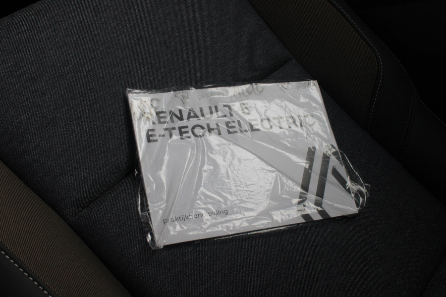 Renault 5 COMFORT RANGE TECHNO 150PK 52 kWh *NIEUWE AUTO!* | PACK WINTER TECHNO: (ELEKTRISCH VERWARMBARE VOORSTOELEN, ELEKTRISCH VERWARMBAAR STUURWIEL, BESTUUDERSSTOEL MET ELEKTRSCH VERSTELBARE LENDESTEUN, IN HOOGTE VERSTELBARE PASSAGIERSSTOEL) | LICHTMETALEN VELGEN 18" | ADAPTIVE CRUISE CONTROL | FULL LED KOPLAMPEN MET FRANSE VLAG | ELEKTRTISCH INKLABARE EN VERWARMBARE BUITENSPIEGELS | ACHTERUITRIJ CAMERA | SFEER VERLICHTING | GOOGLE MAPS NAVIGATIE | DRAADLOZE TELEFOONLADER | PRIVACY GLASS | 100KW SNELLAAD FUNCTIE | DRAADLOZE APPLE CARPLAY/ANDROID AUTO | DAB+ RADIO | SFEER VERL