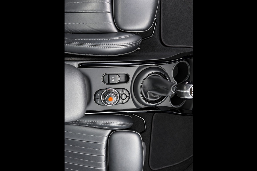 MINI Clubman 1.5 Cooper Chili Serious Business/leer/navi/pano/stoelverw/boeken