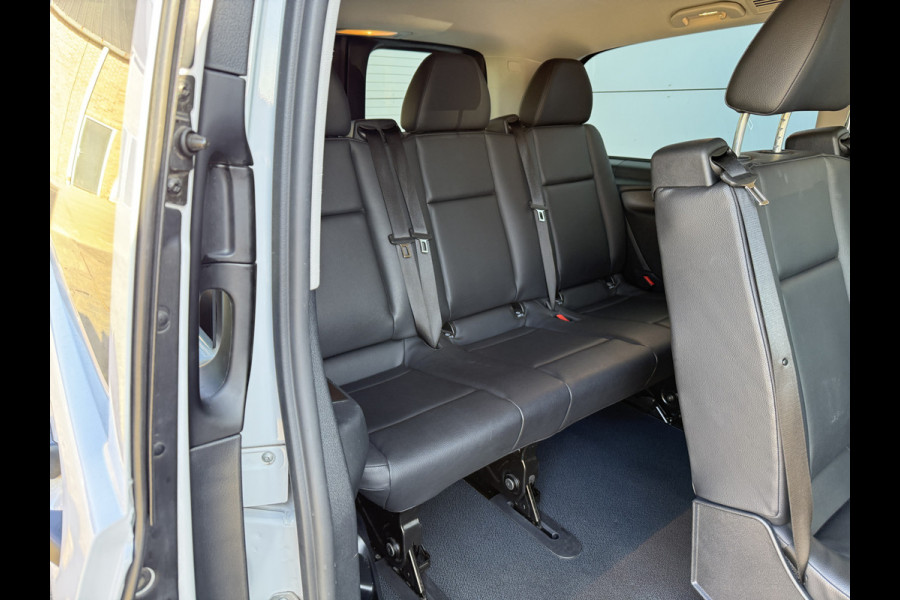 Mercedes-Benz eVito Tourer 129 90kWh 204PK Personenvervoer L2 370km WLTP 92.2% (SOH) 7 Stoelen Elektrische Schuifdeur LED Lichtmetalen velgen 17inch Snelladen Climate Control Cruise Control