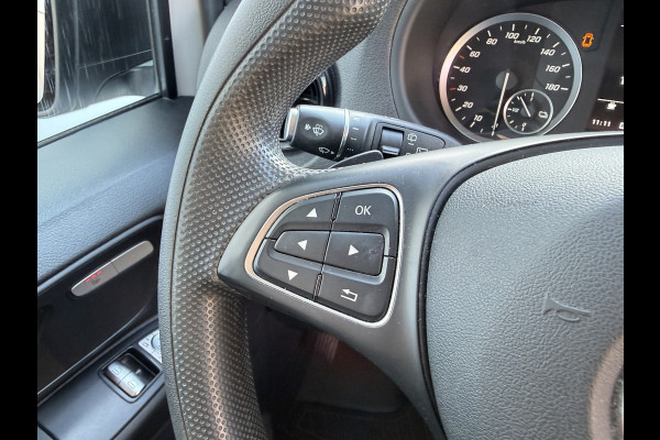 Mercedes-Benz eVito Tourer 129 90kWh 204PK Personenvervoer L2 370km WLTP 92.2% (SOH) 7 Stoelen Elektrische Schuifdeur LED Lichtmetalen velgen 17inch Snelladen Climate Control Cruise Control