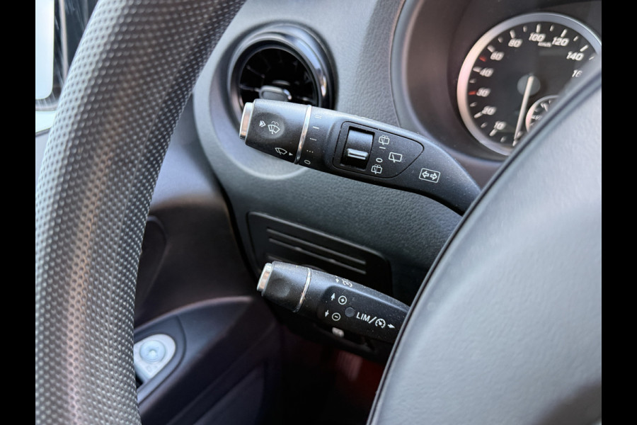 Mercedes-Benz eVito Tourer 129 90kWh 204PK Personenvervoer L2 370km WLTP 92.2% (SOH) 7 Stoelen Elektrische Schuifdeur LED Lichtmetalen velgen 17inch Snelladen Climate Control Cruise Control