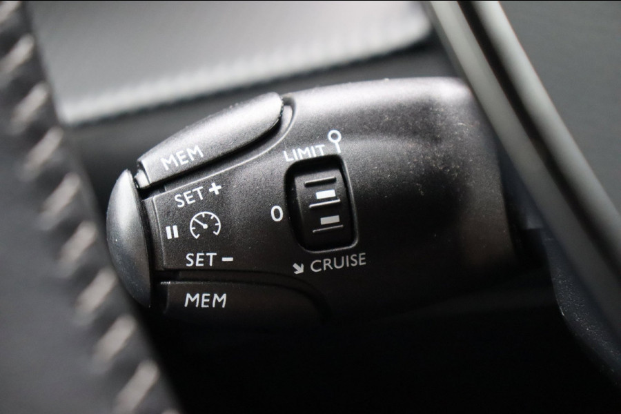 Peugeot 2008 1.2 Turbo PT Allure Pack Org.NL 3D-dashboard h.leer camera