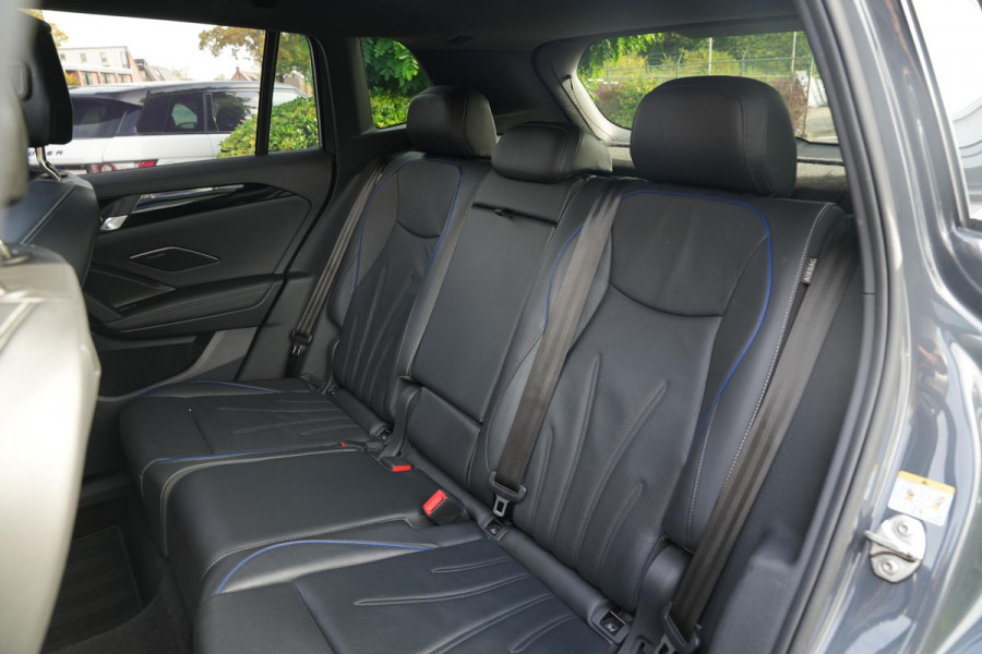 Volkswagen Tiguan 1.5 eHybrid R-Line Business Pano Leer Massage NL auto
