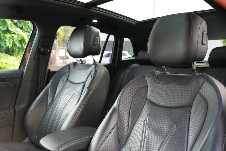 Volkswagen Tiguan 1.5 eHybrid R-Line Business Pano Leer Massage NL auto