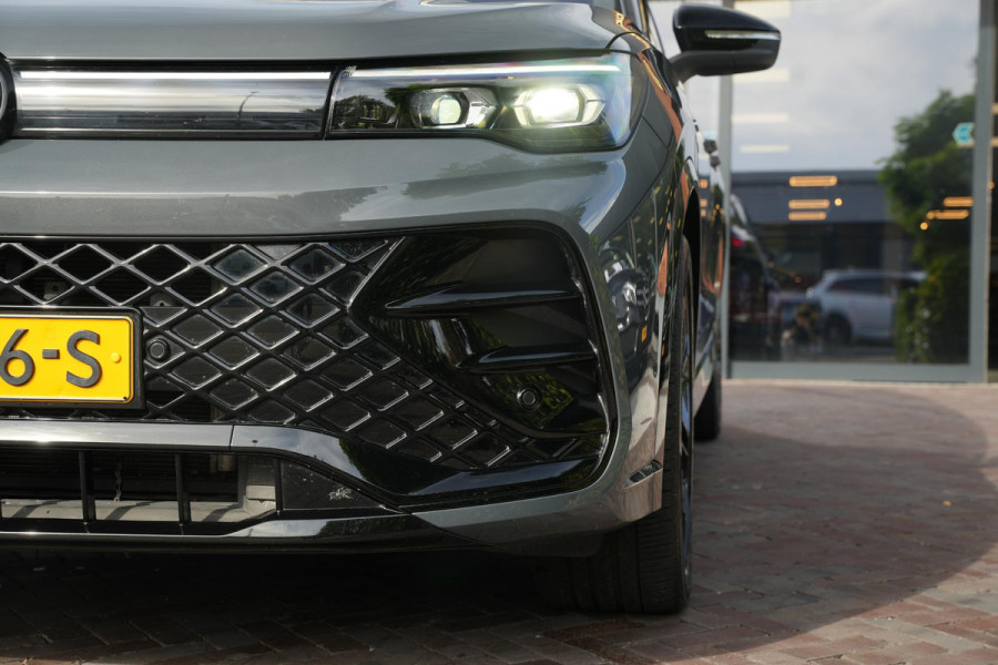 Volkswagen Tiguan 1.5 eHybrid R-Line Business Pano Leer Massage NL auto
